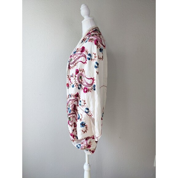 Chelsea and Violet White Embroidered Womens Drape Cardigan Cover Up Shrug Sz S - Picture 2 of 6